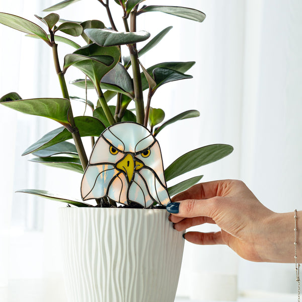 Majestic Eagle Plant Stake Decor