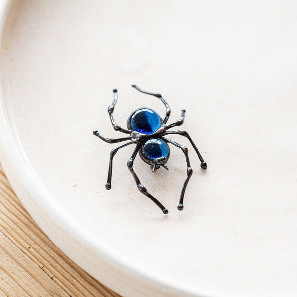 Black widow brooch